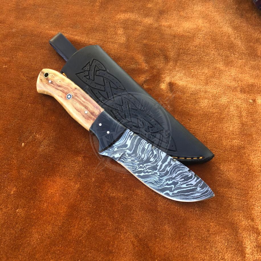 Handmade Damascus Hunting Skinner Knife with Olive Wood with Mosaic
