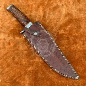Perfect Hunting Damascus Bowie Knife - Image 4